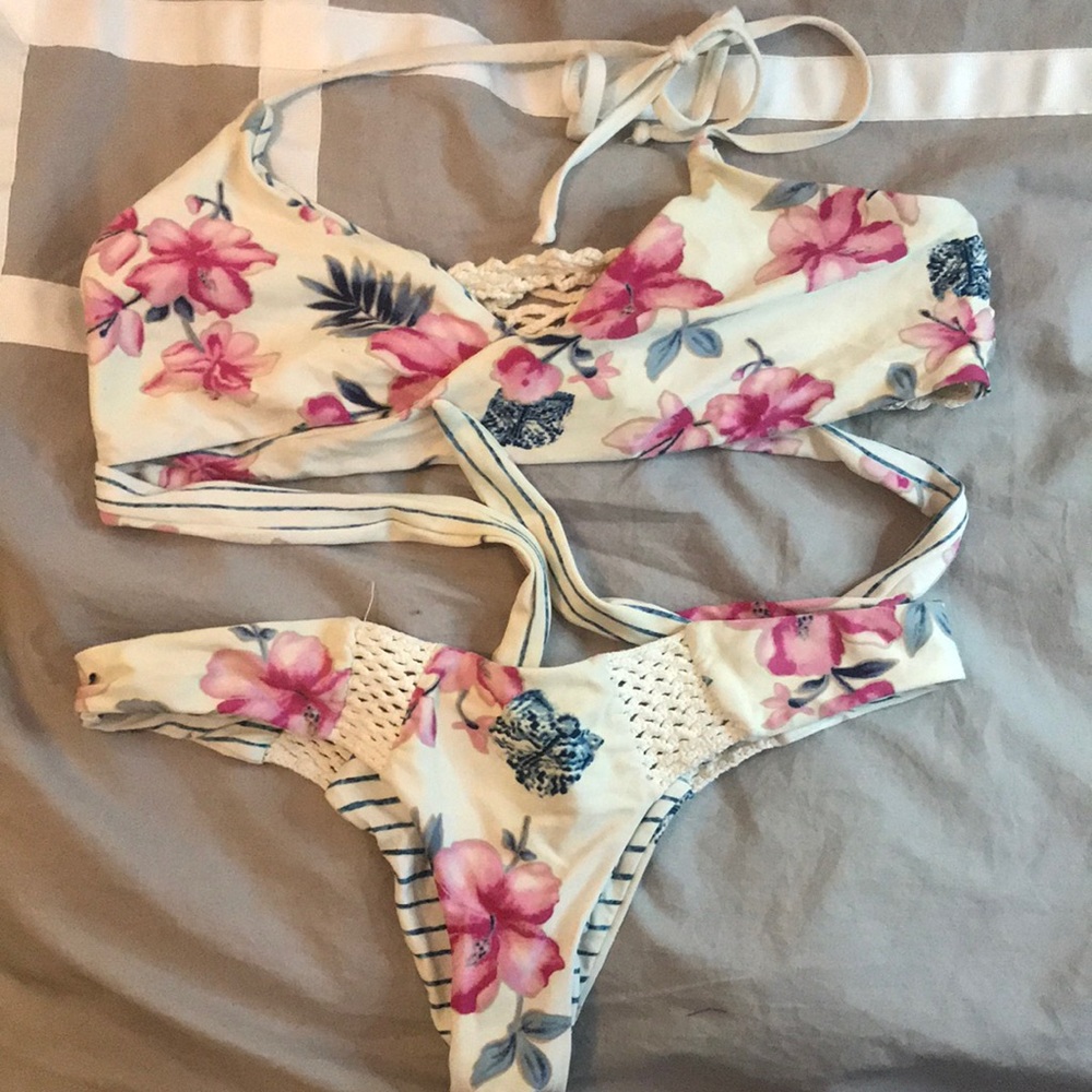 Frankie’s bikini set